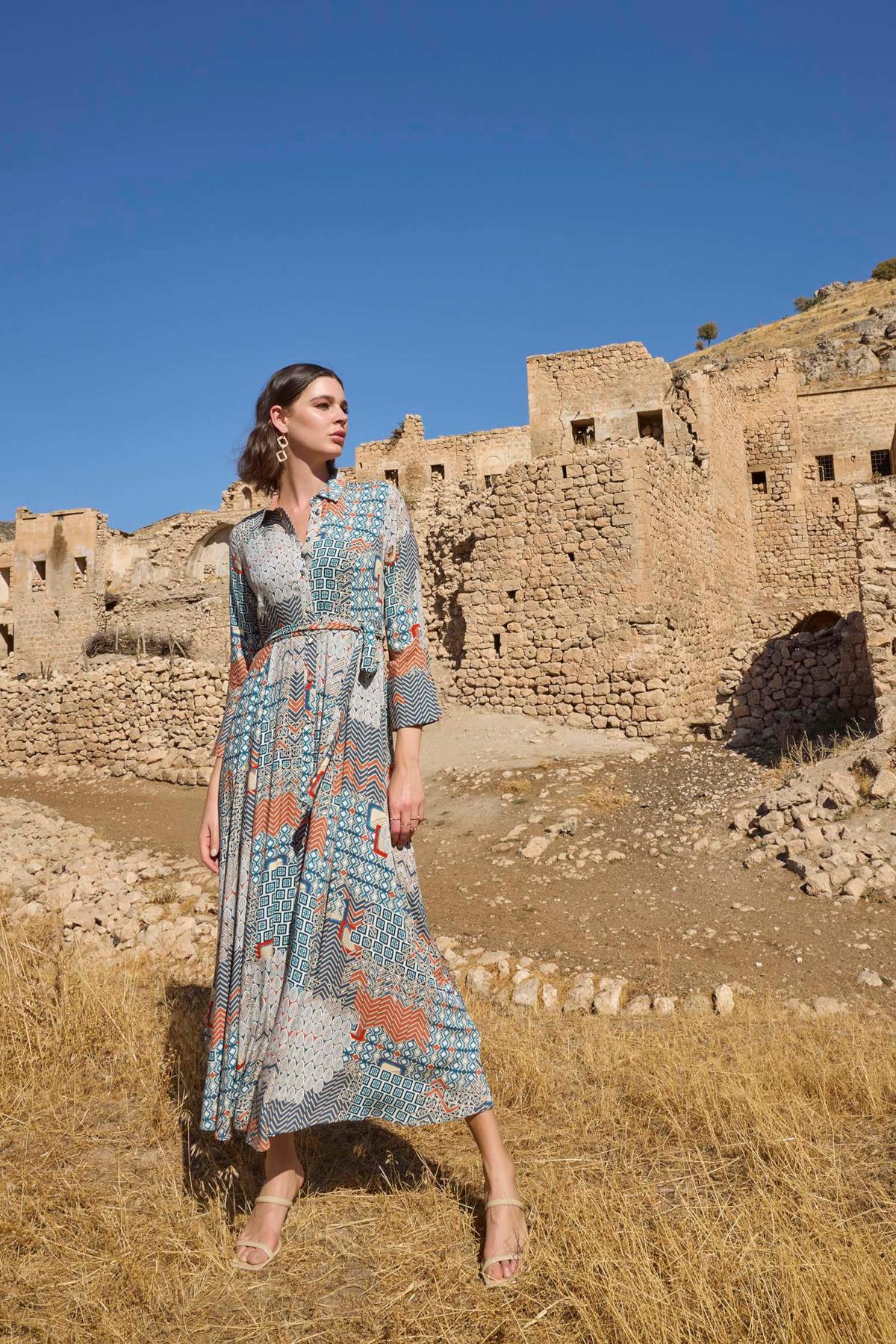 Etnik Desenli Gömlek Yakalı Önü Düğmeli Elbise