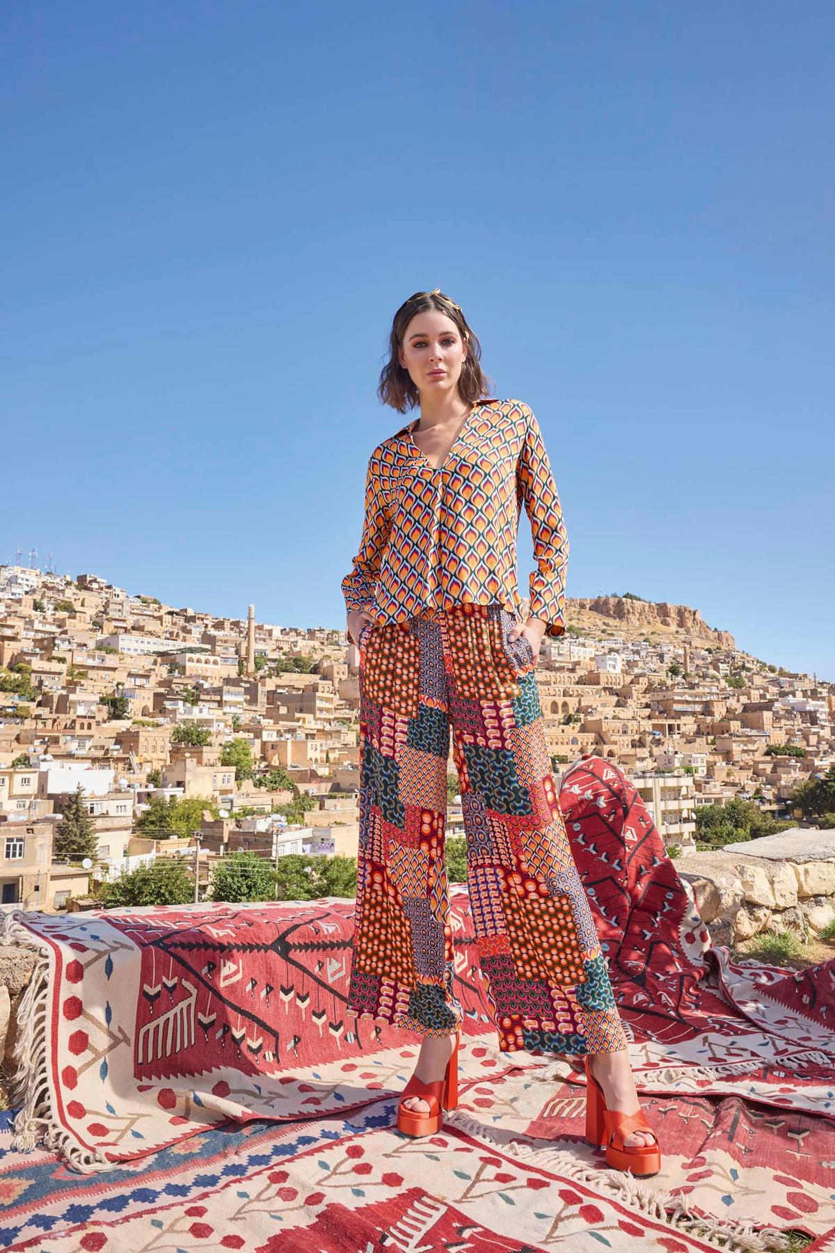 Etnik Desenli Saten Alt Üst Takım