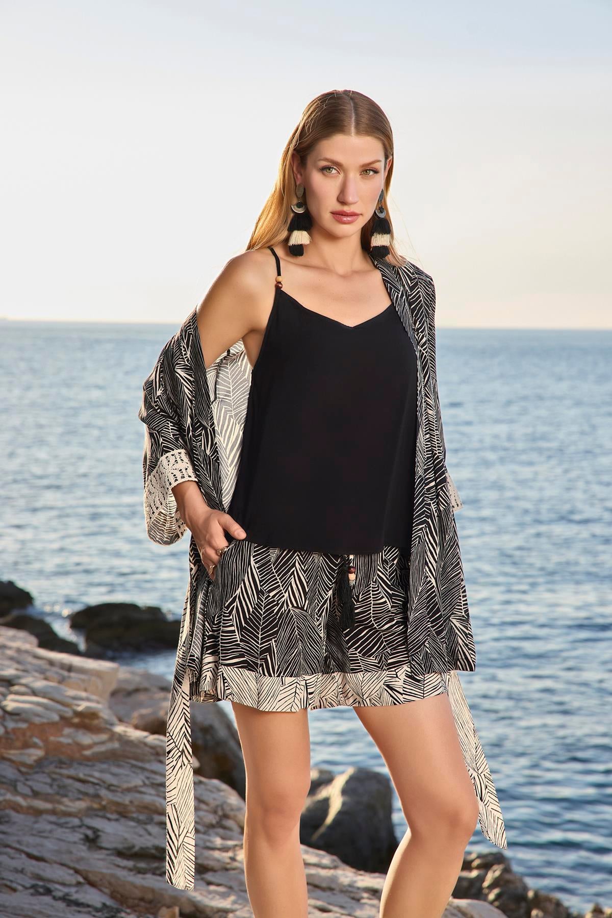 Çizgi Desenli ve Dantelli 3lü Alt Üst Takım