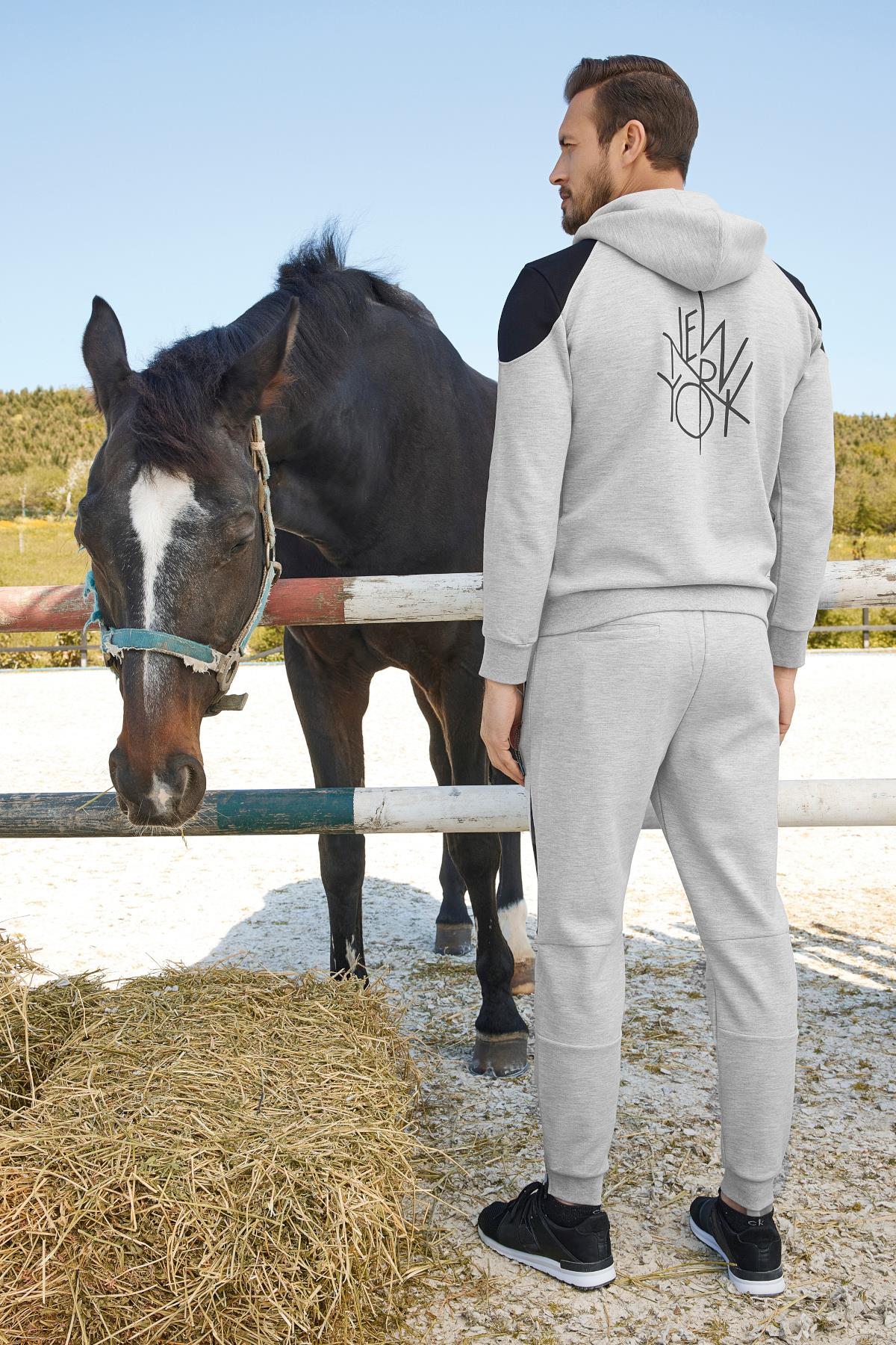 Fermuarlı Kapüşonlu 