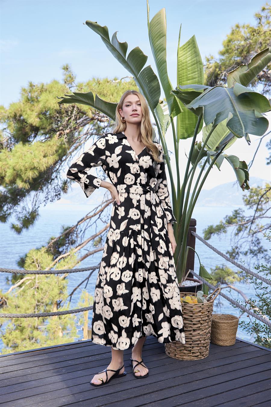 Desenli Önü Düğmeli Uzun Kollu Gömlek Yaka Elbise