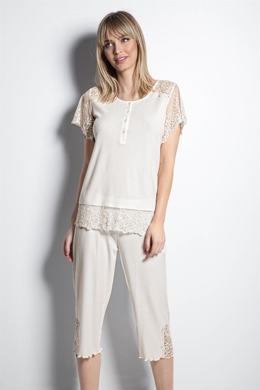 Önü Düğmeli Brode Dantelli Büyük Beden Kapri Takımı