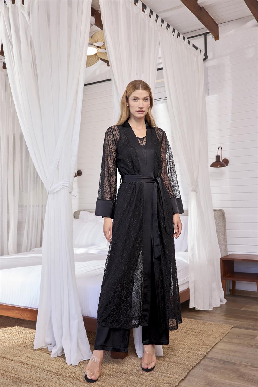 Uzun Kollu Dantelli ve Kuşaklı Sabahlık