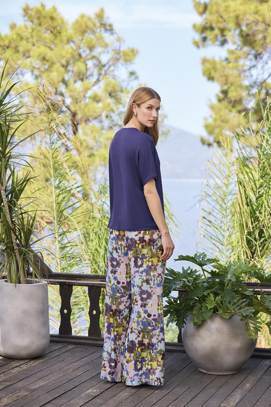 Desenli Kısa Kollu V Yaka Alt Üst Takım