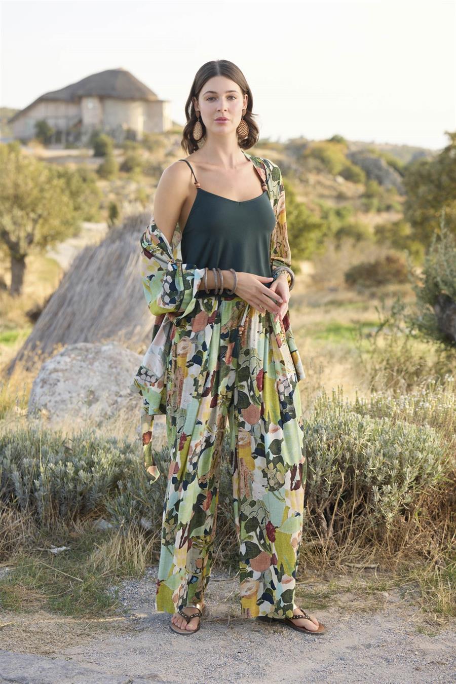 Çiçek ve Yaprak Desenli 3lü Alt Üst Takım