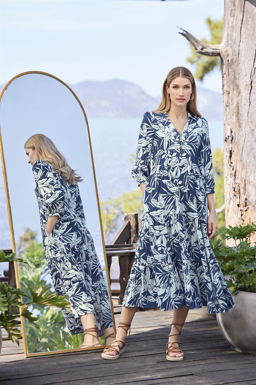 Yaprak Desenli Önü Düğmeli Truvakar Kollu Elbise