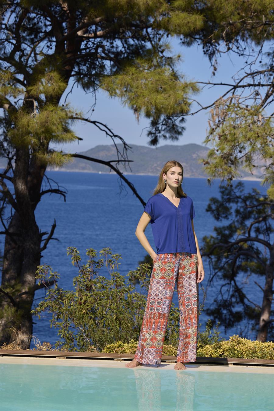 Etnik Desenli Kısa Kollu V Yaka Alt Üst Takım