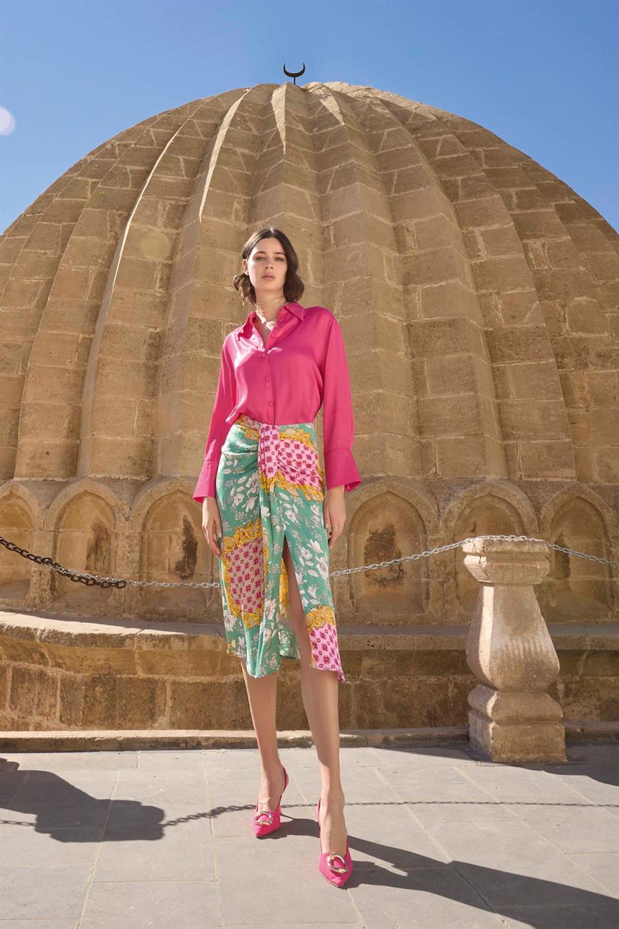 Çiçek Yaprak ve Etnik* Desenli Saten Etek Takımı