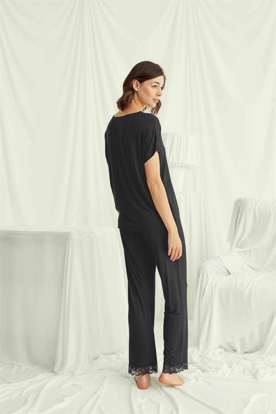 Kısa Kollu V Yakalı Dantelli Pijama Takımı