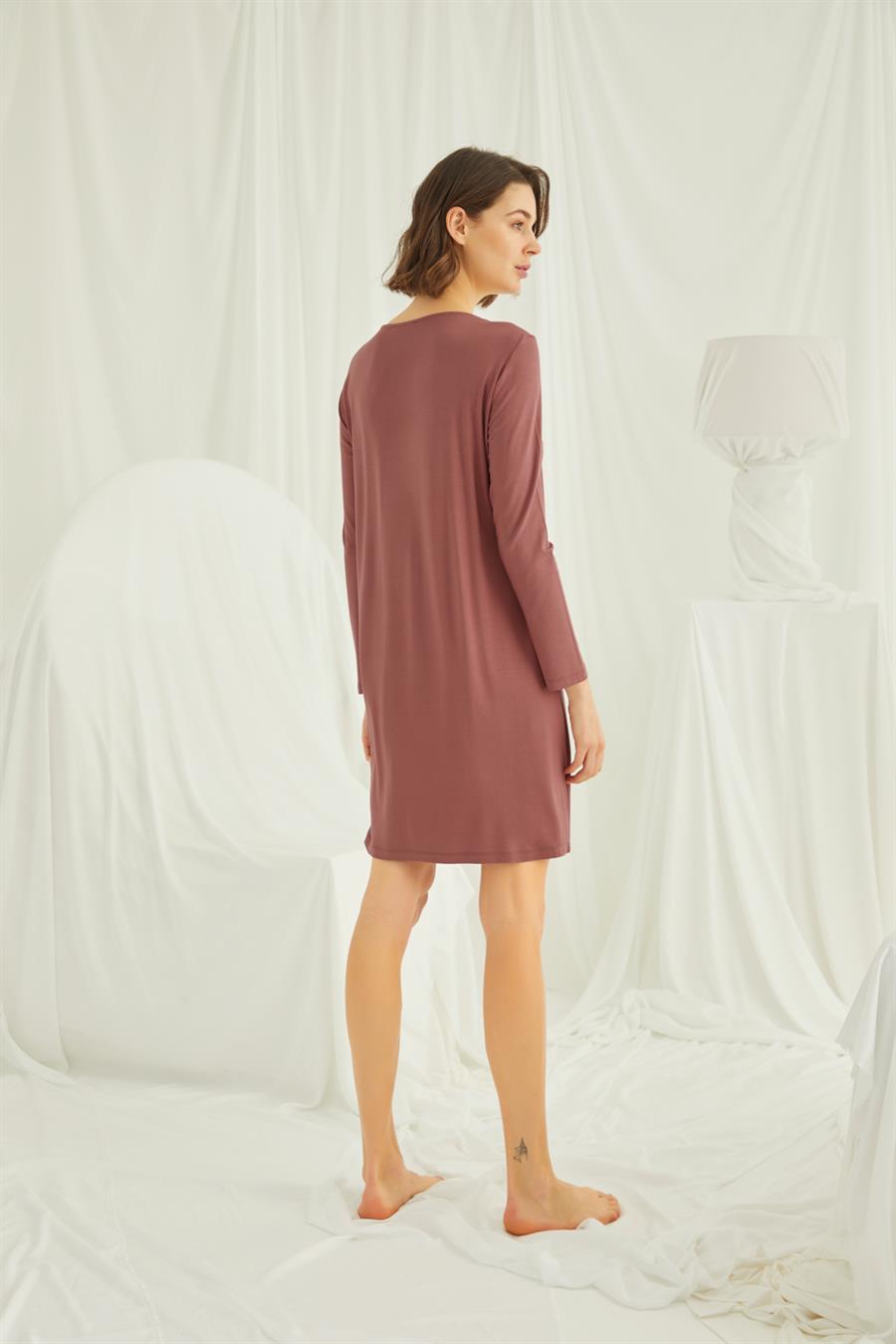 Yakası ve Omzu Dantelli Önü Düğmeli Gecelik