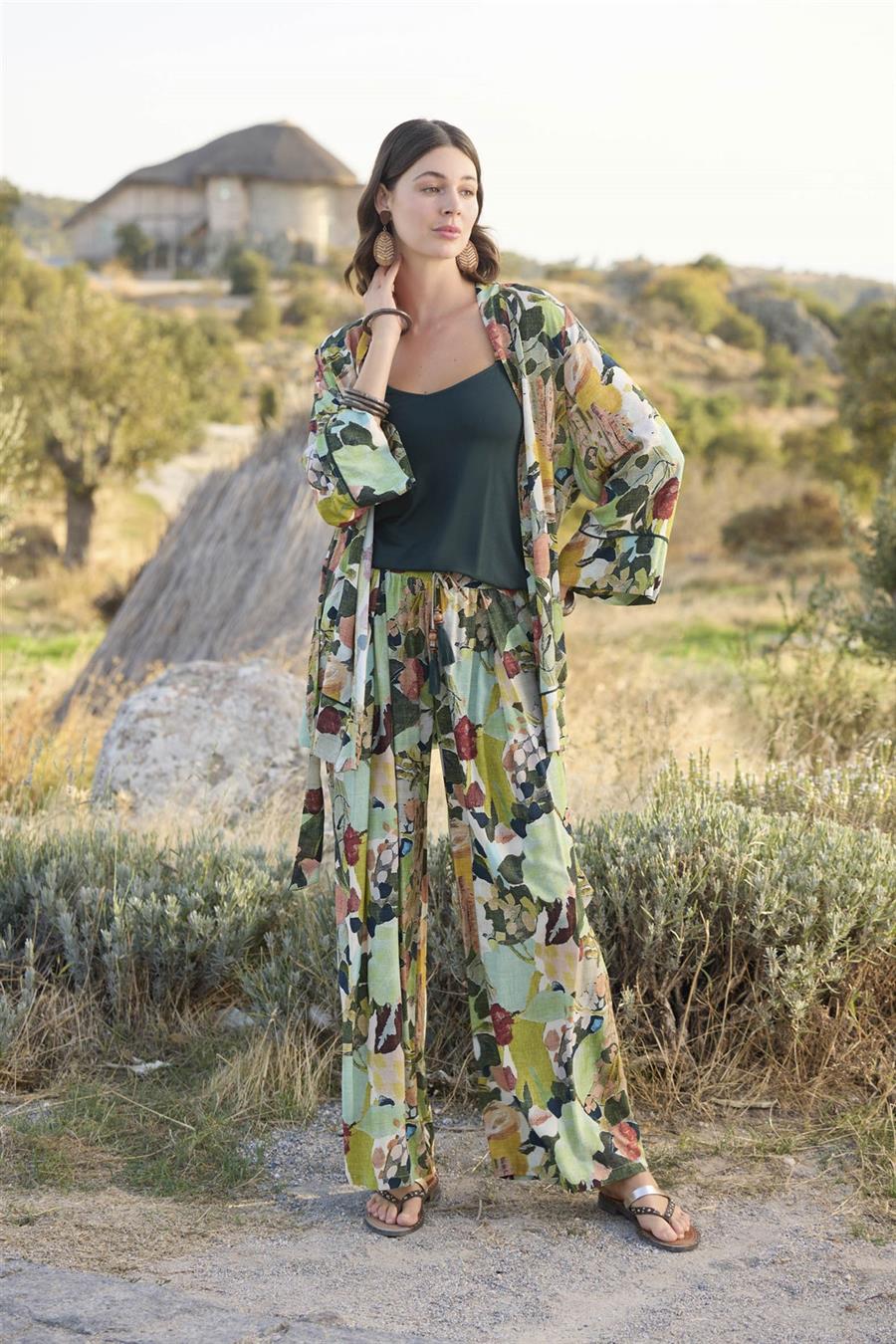 Çiçek ve Yaprak Desenli 3lü Alt Üst Takım