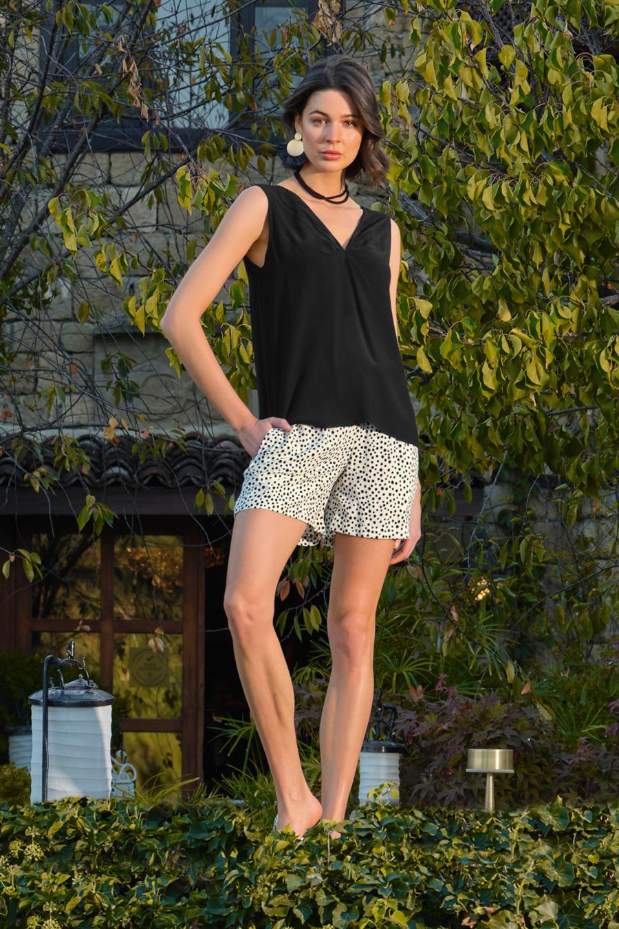 Puantiye Desenli Kolsuz Alt Üst Takım