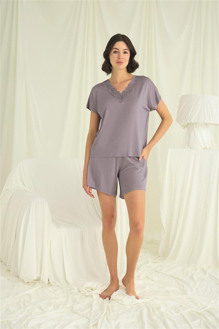 Kısa Kollu Dantelli V Yaka Şort Takımı