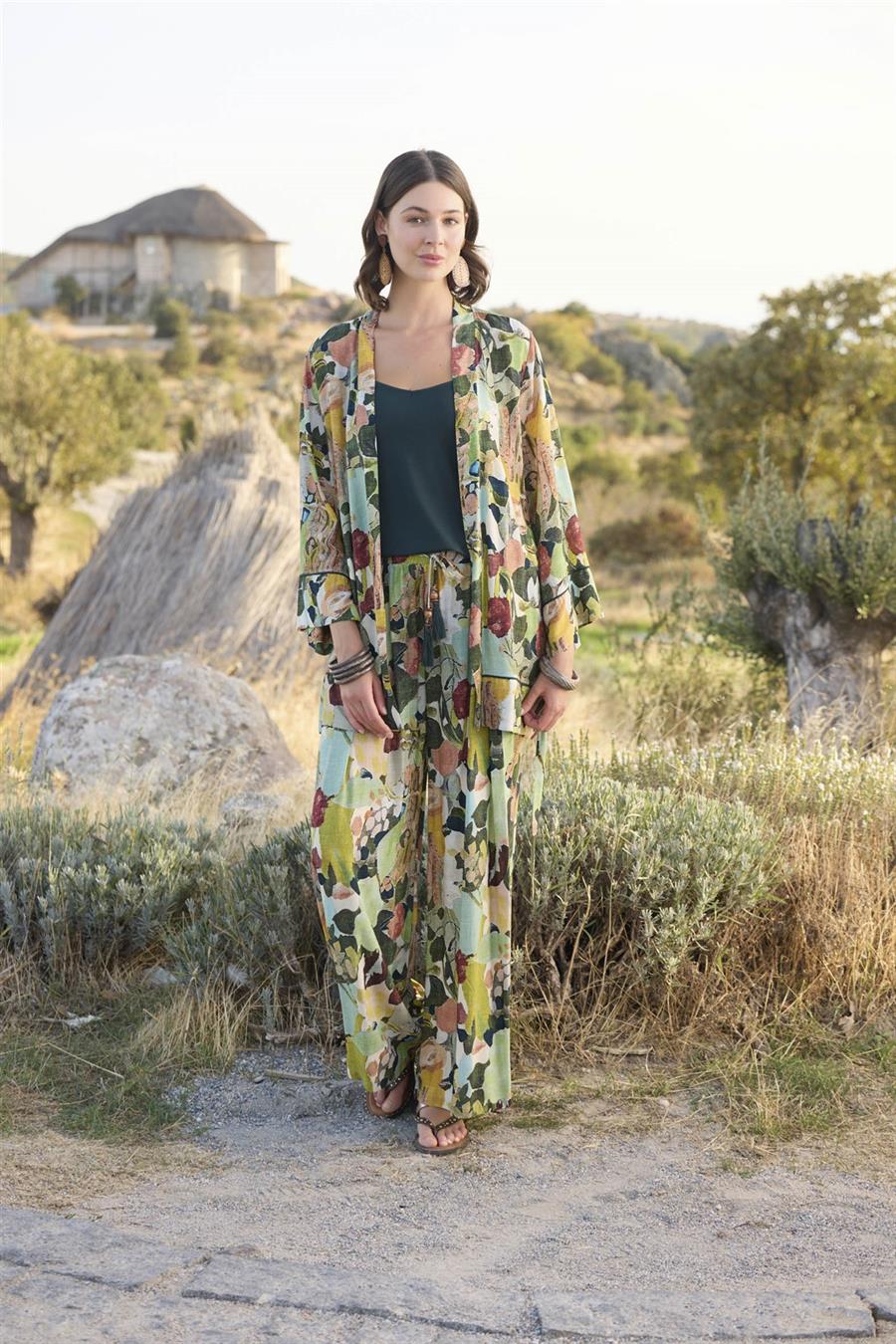 Çiçek ve Yaprak Desenli 3lü Alt Üst Takım