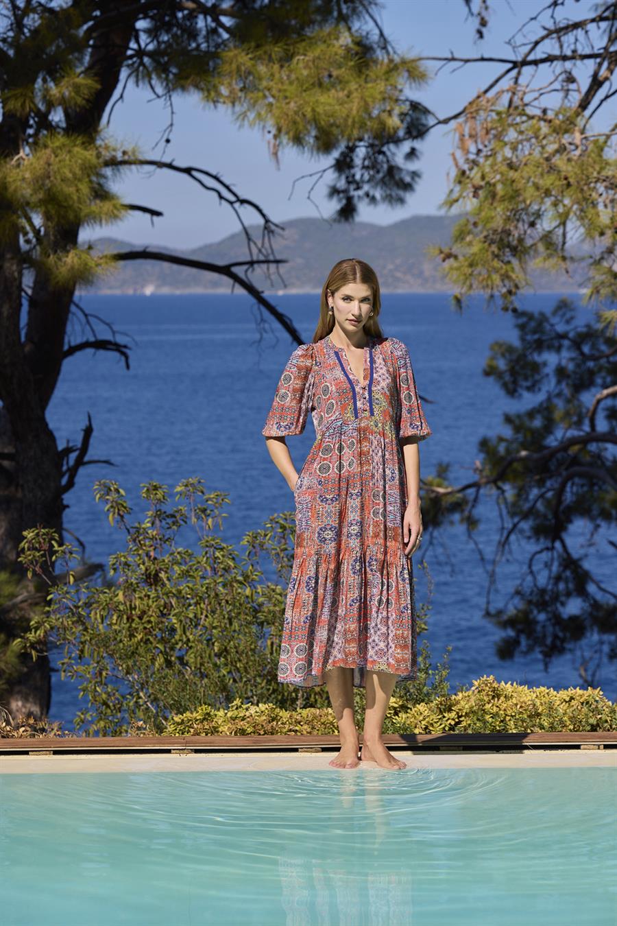 Etnik Desenli Truvakar Kollu Önü Düğmeli V Yaka Elbise