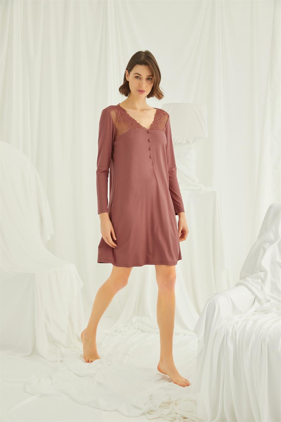 Yakası ve Omzu Dantelli Önü Düğmeli Gecelik