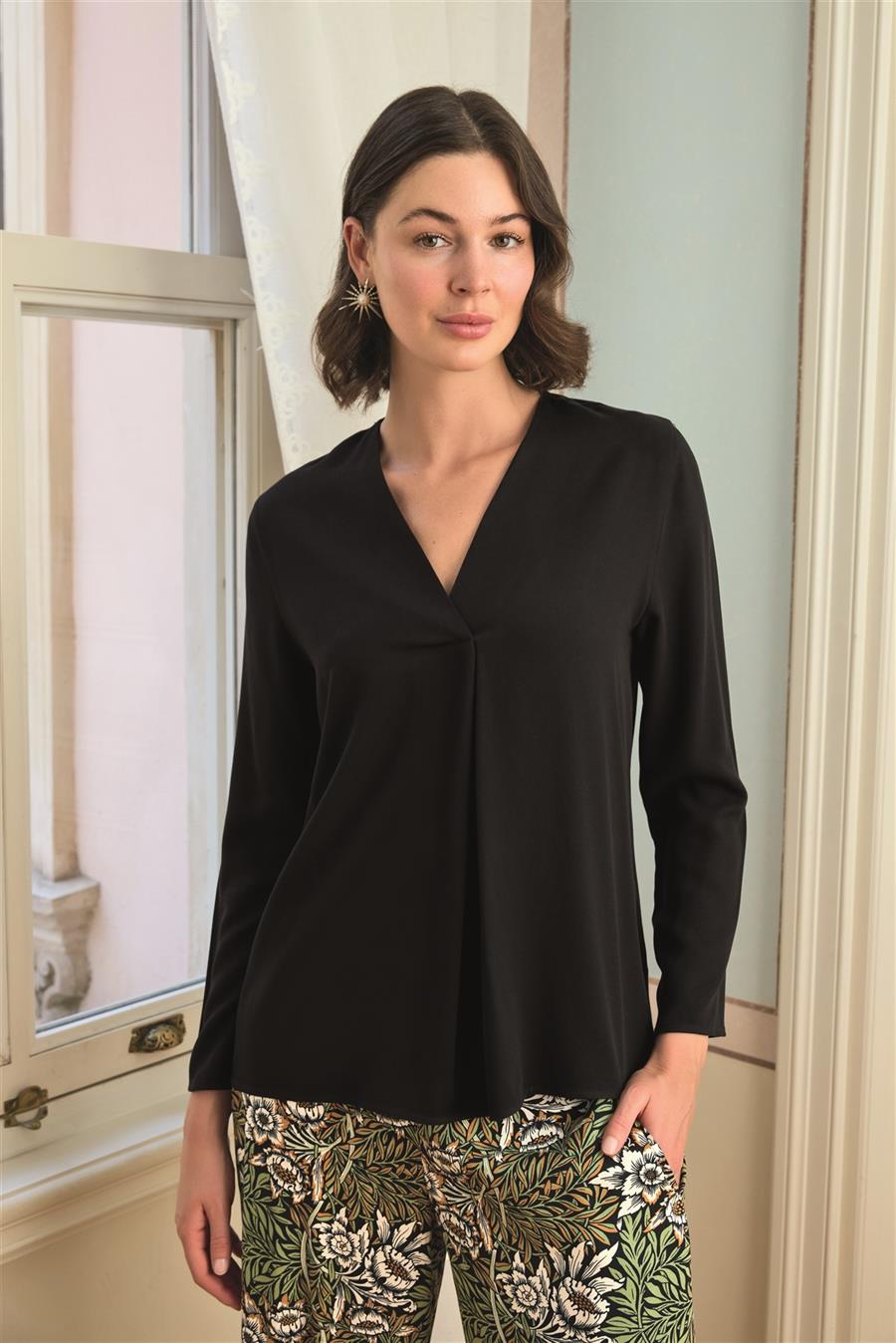 Çiçek Yaprak ve Etnik Desenli Uzun Kollu Pijama Takımı