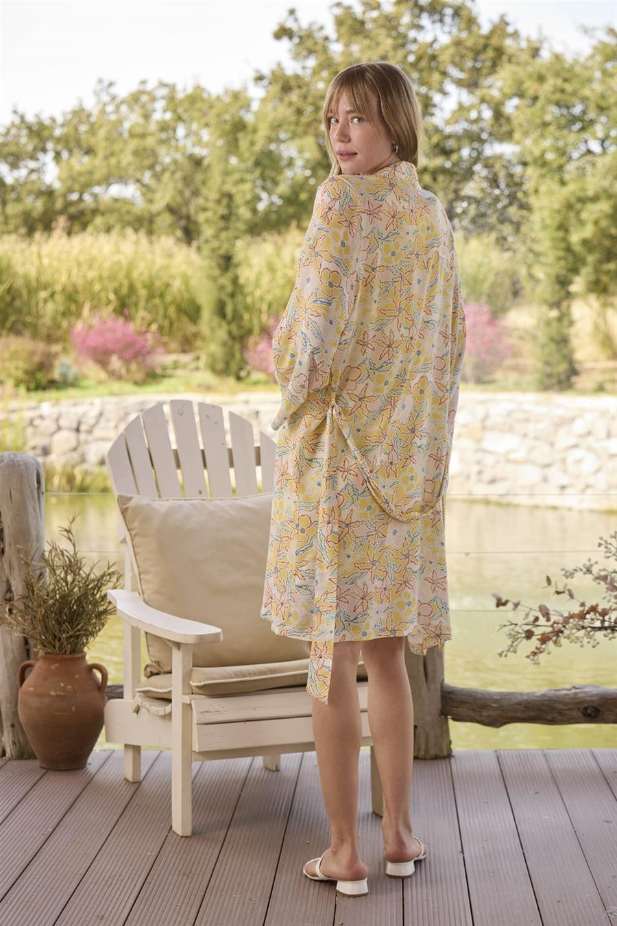 Çiçek ve Yaprak Desenli ve Baskılı 