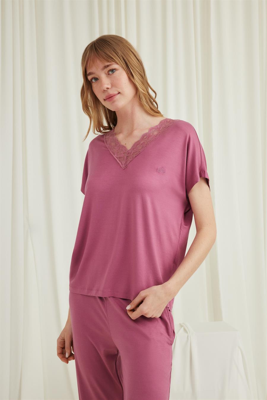 Kısa Kollu V Yakalı Dantelli Pijama Takımı