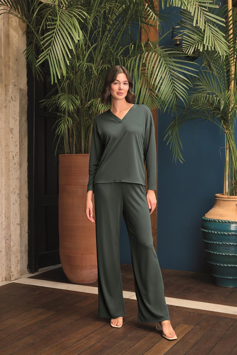 Uzun Kollu V Yaka Pijama Takımı