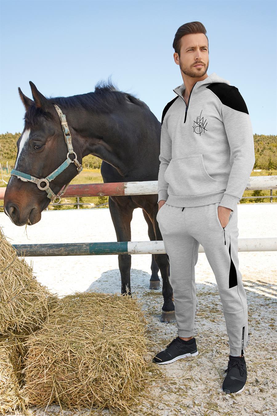 Fermuarlı Kapüşonlu 