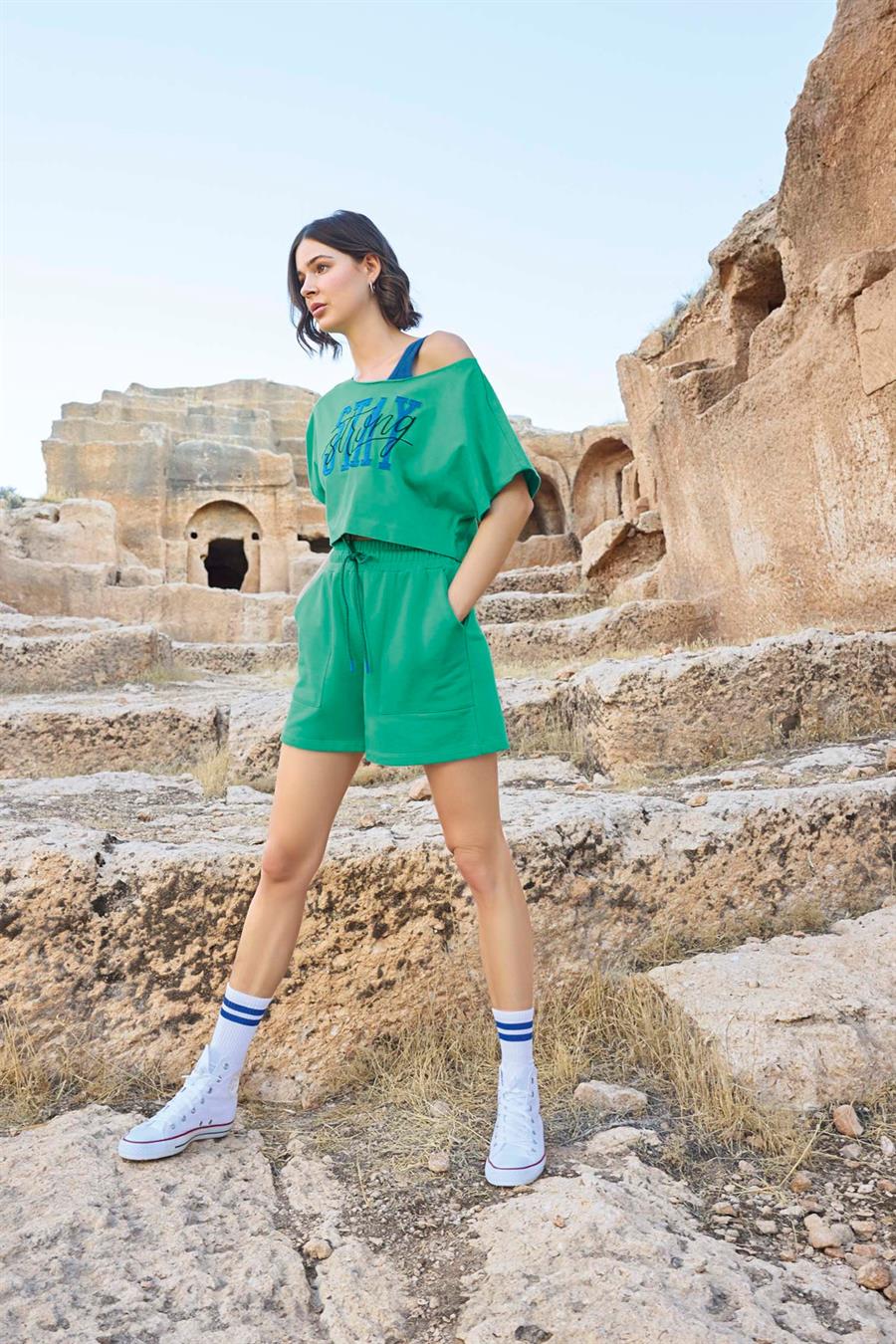 Kısa Kollu Stay Strong 3lü Crop Alt Üst Takım