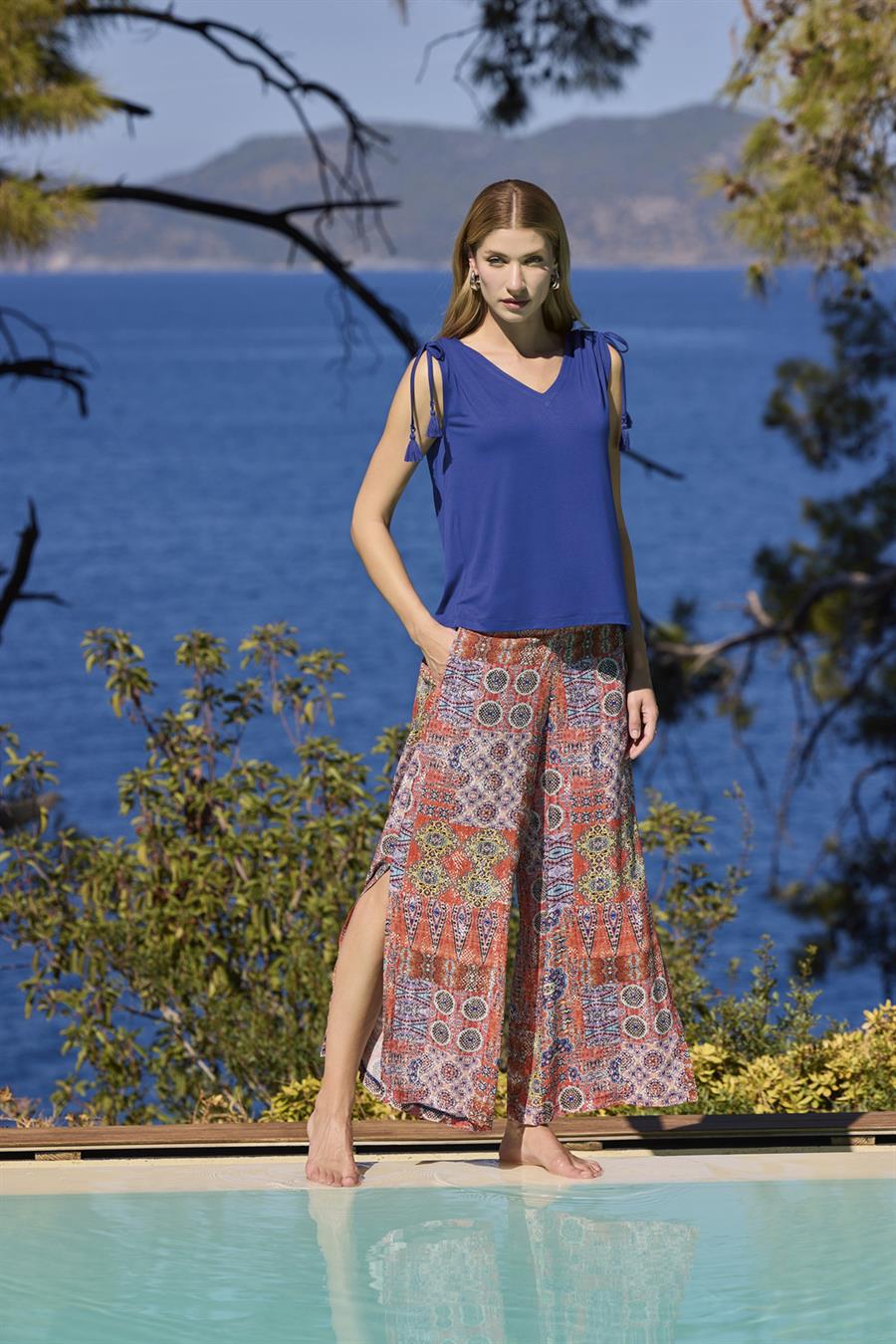 Etnik Desenli Yırtmaçlı V Yaka Askılı Alt Üst Takım