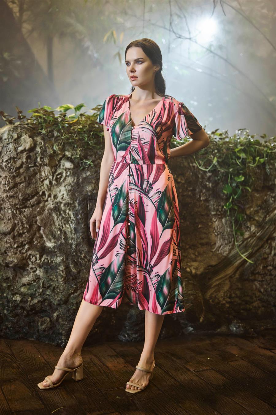 Yaprak Desenli Önü Boydan Düğmeli Parçalı Saten Elbise