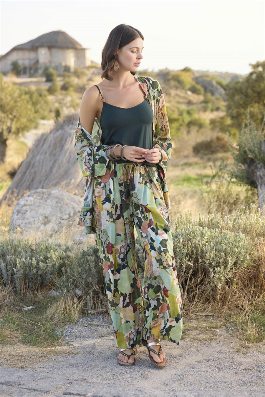 Çiçek ve Yaprak Desenli 3lü Alt Üst Takım