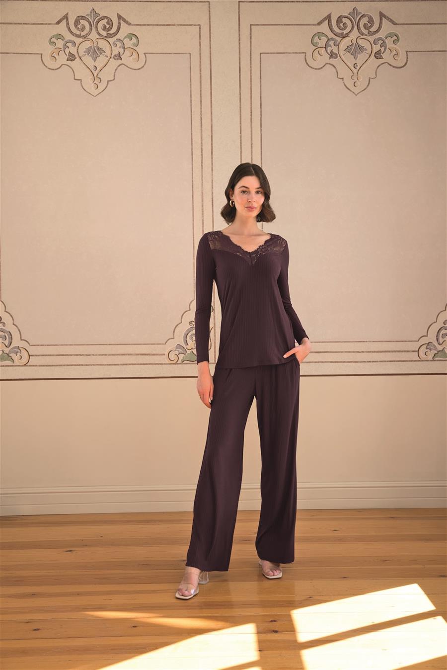 Uzun Kollu ve Dantelli Pijama Takımı