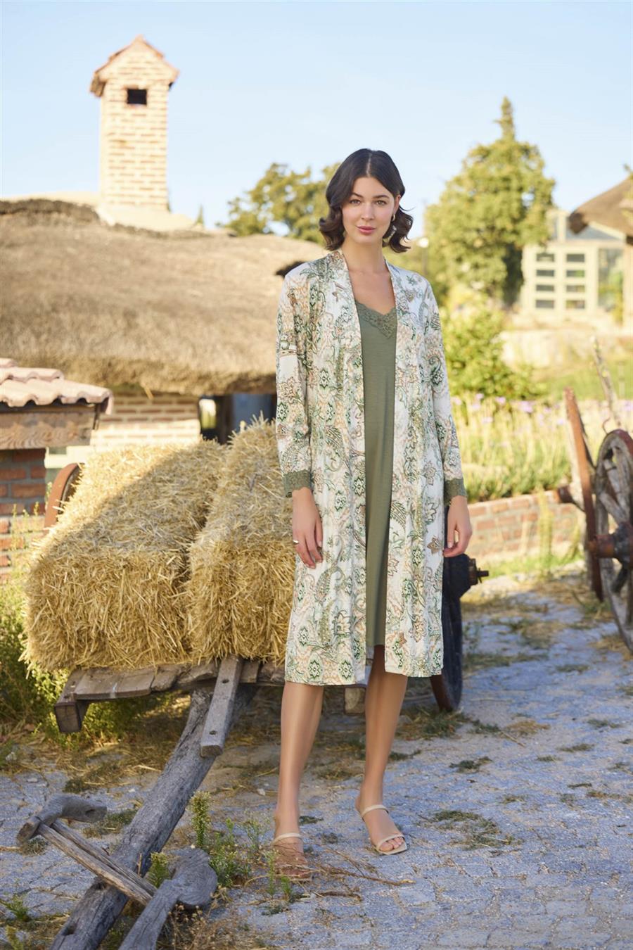 Etnik Desenli ve Dantelli Sabahlık Takımı