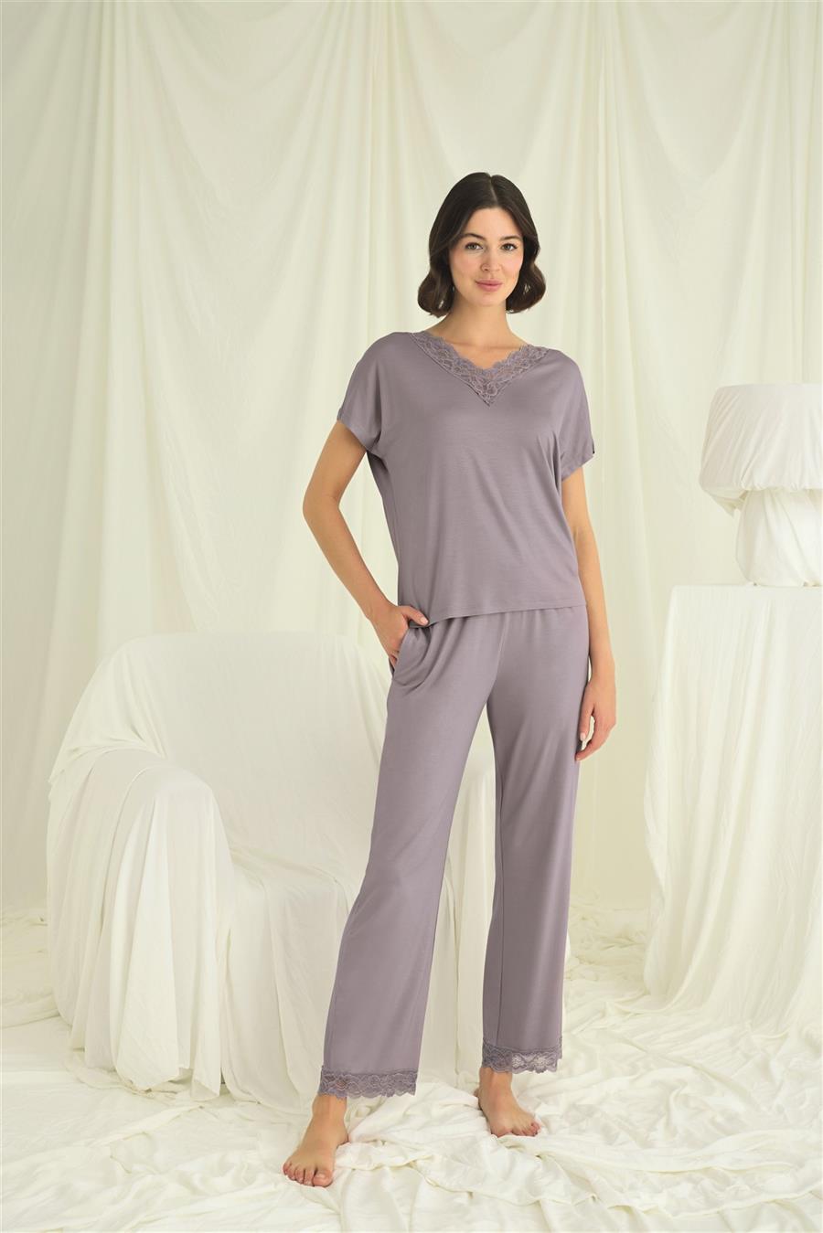 Kısa Kollu V Yakalı Dantelli Pijama Takımı