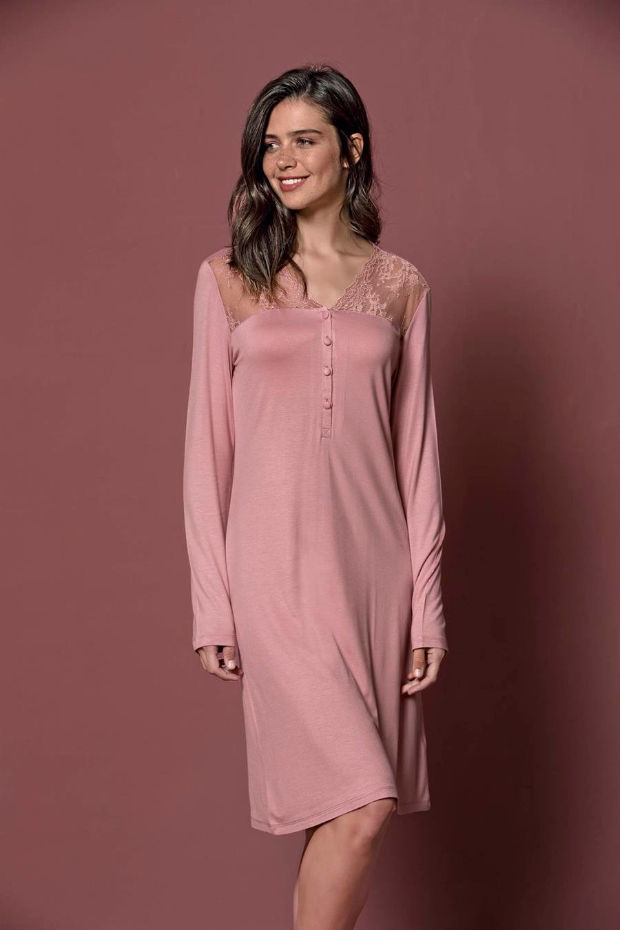 Yakası ve Omzu Dantelli Önü Düğmeli Büyük Beden Gecelik