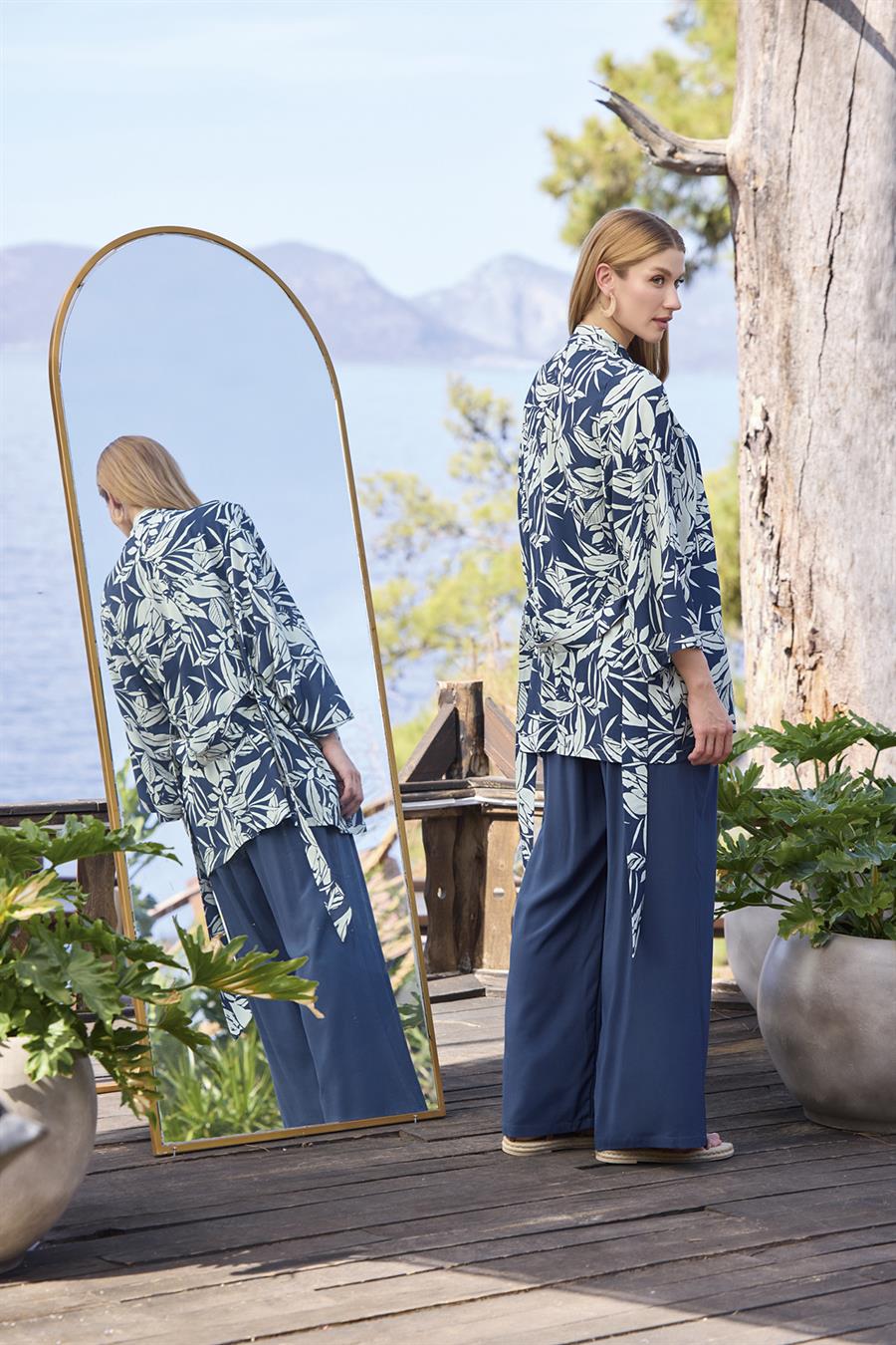 Yaprak Desenli Dekolteli V Yaka 3lü Alt Üst Takım