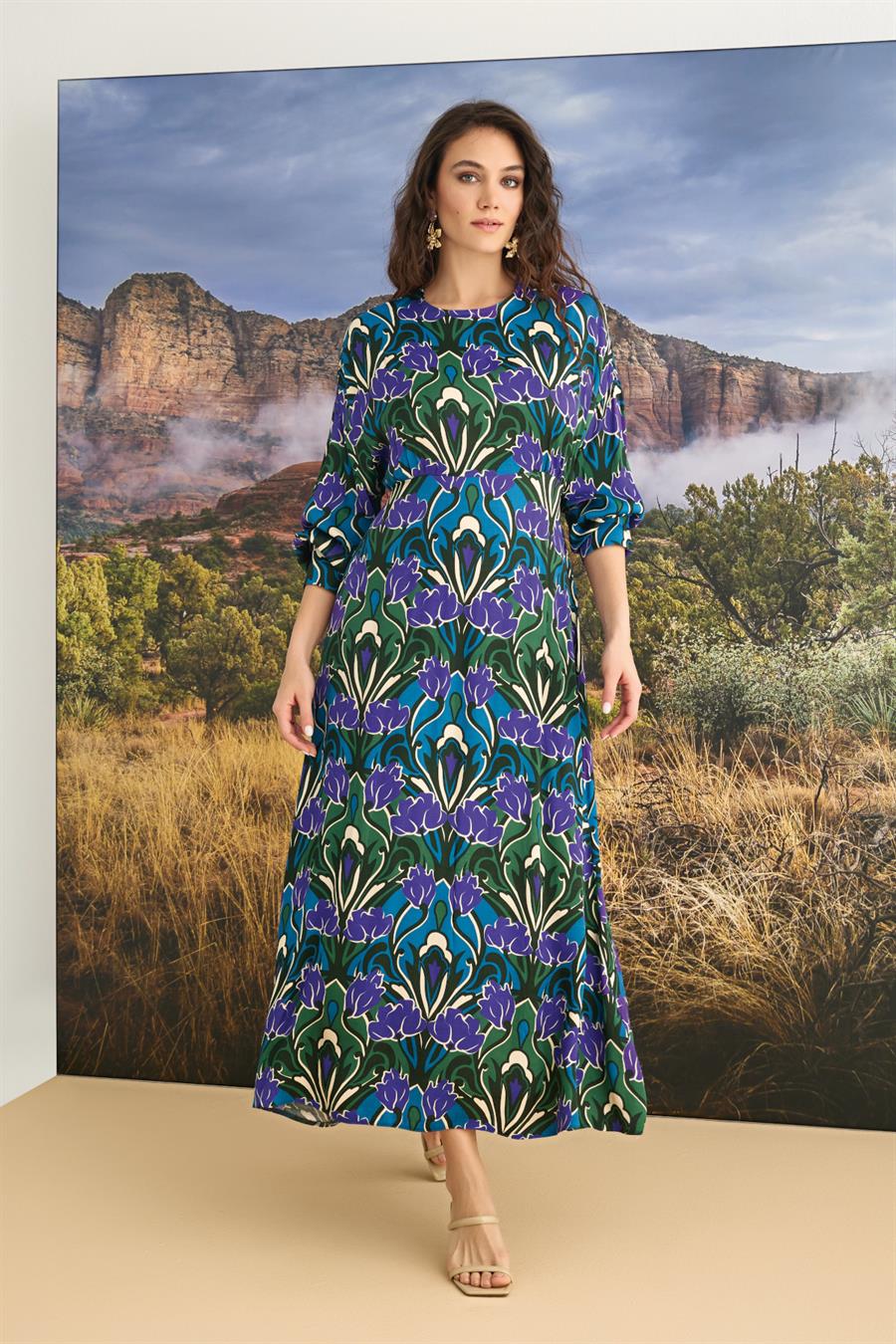 Çiçek Desenli Truvakar Kollu Saten Elbise