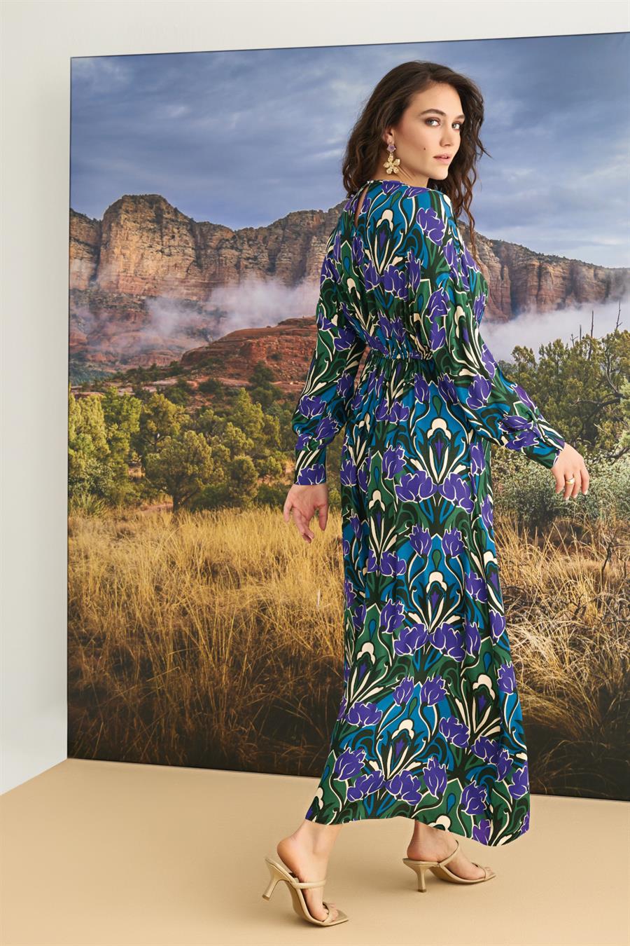 Çiçek Desenli Truvakar Kollu Saten Elbise