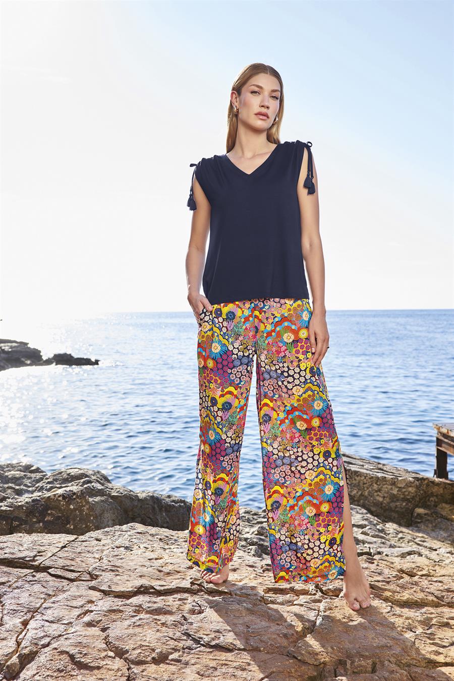 Ççiçek Desenli Yırtmaçlı Askılı V Yaka Alt Üst Takım