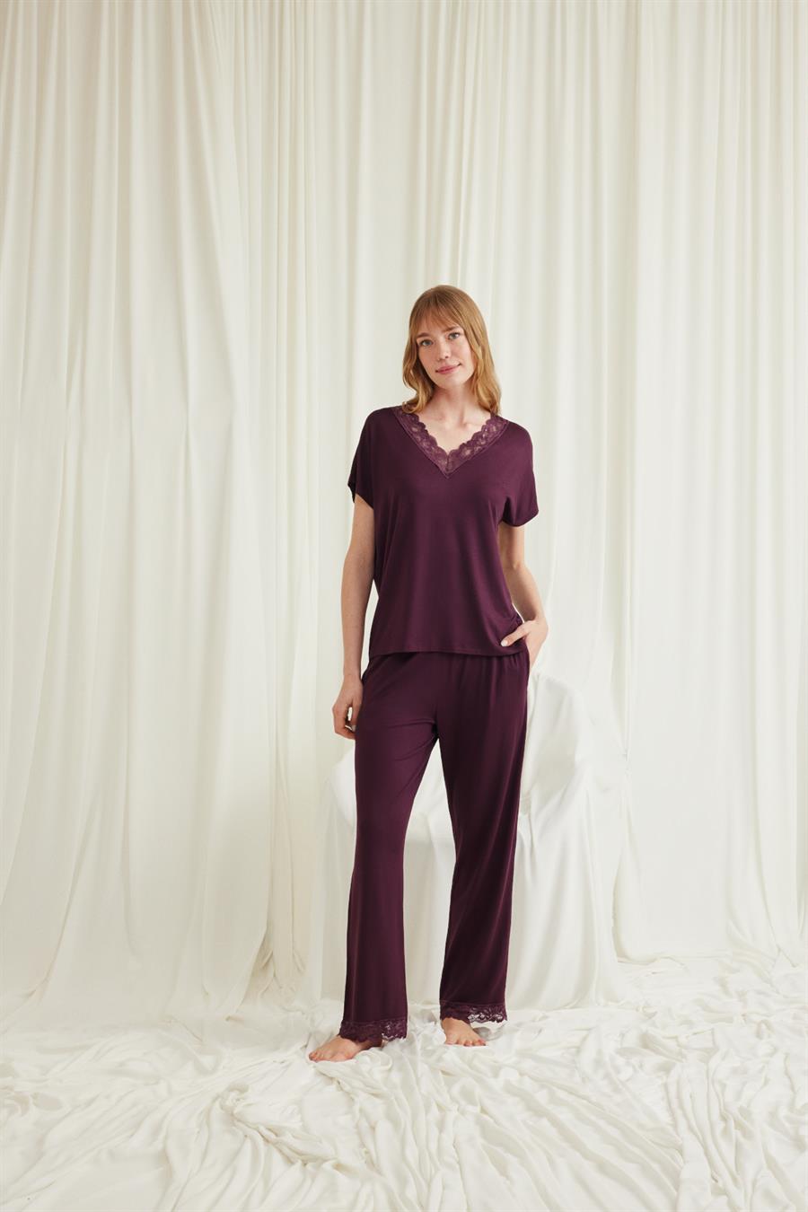 Kısa Kollu V Yakalı Dantelli Pijama Takımı