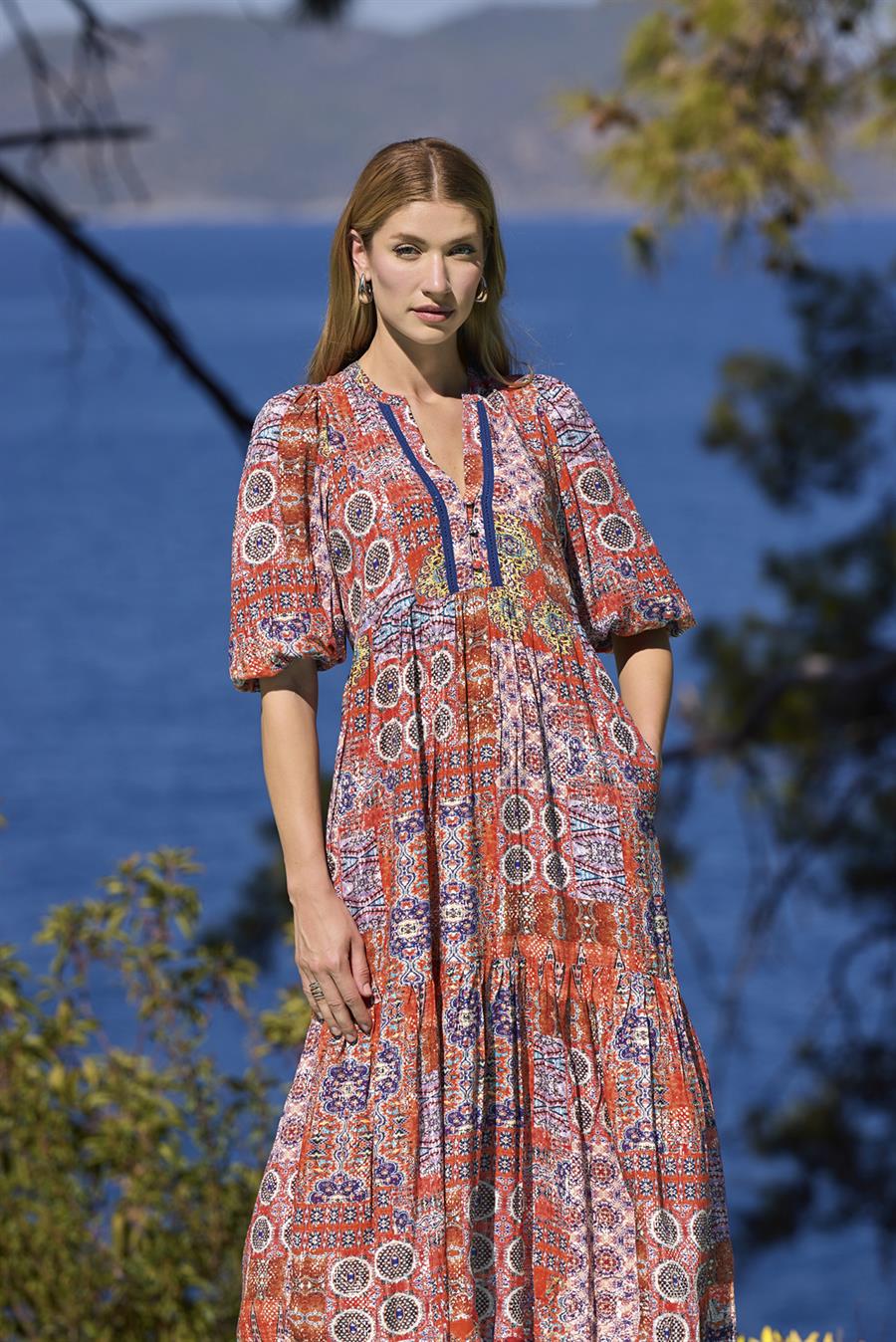 Etnik Desenli Truvakar Kollu Önü Düğmeli V Yaka Elbise