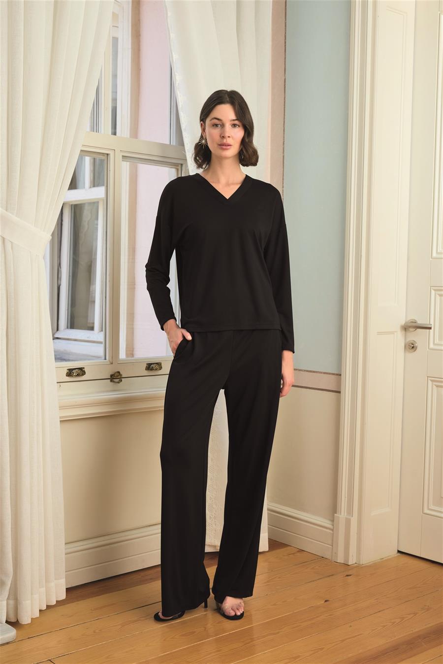 Uzun Kollu V Yaka Pijama Takımı