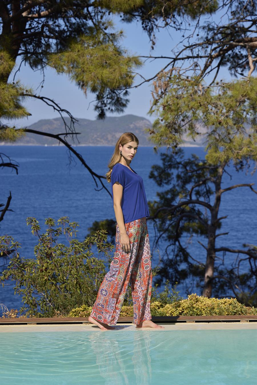 Etnik Desenli Kısa Kollu V Yaka Alt Üst Takım