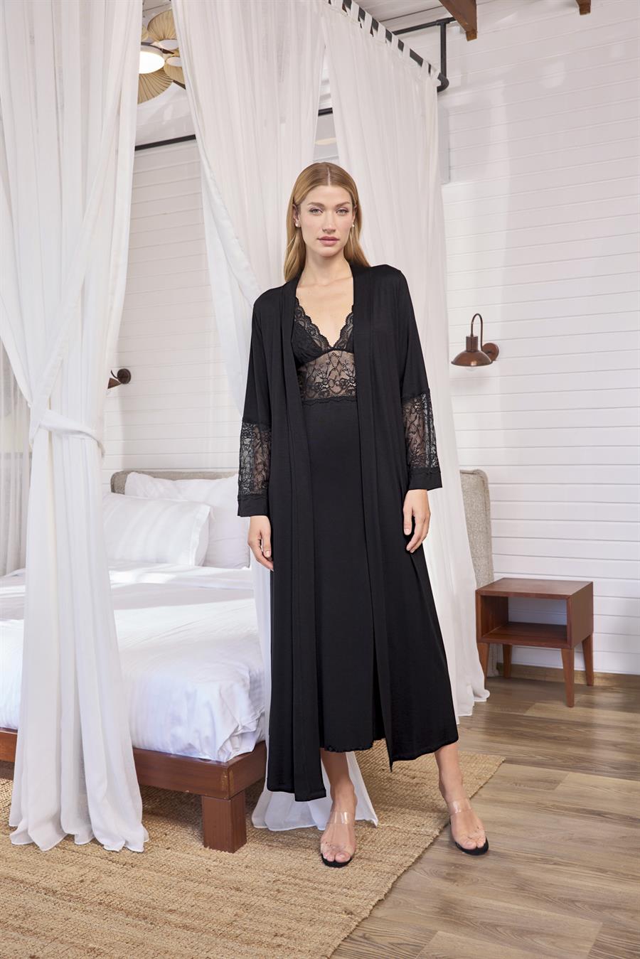 Göğüs ve Sırt Dekolteli Dantelli Sabahlık Takımı