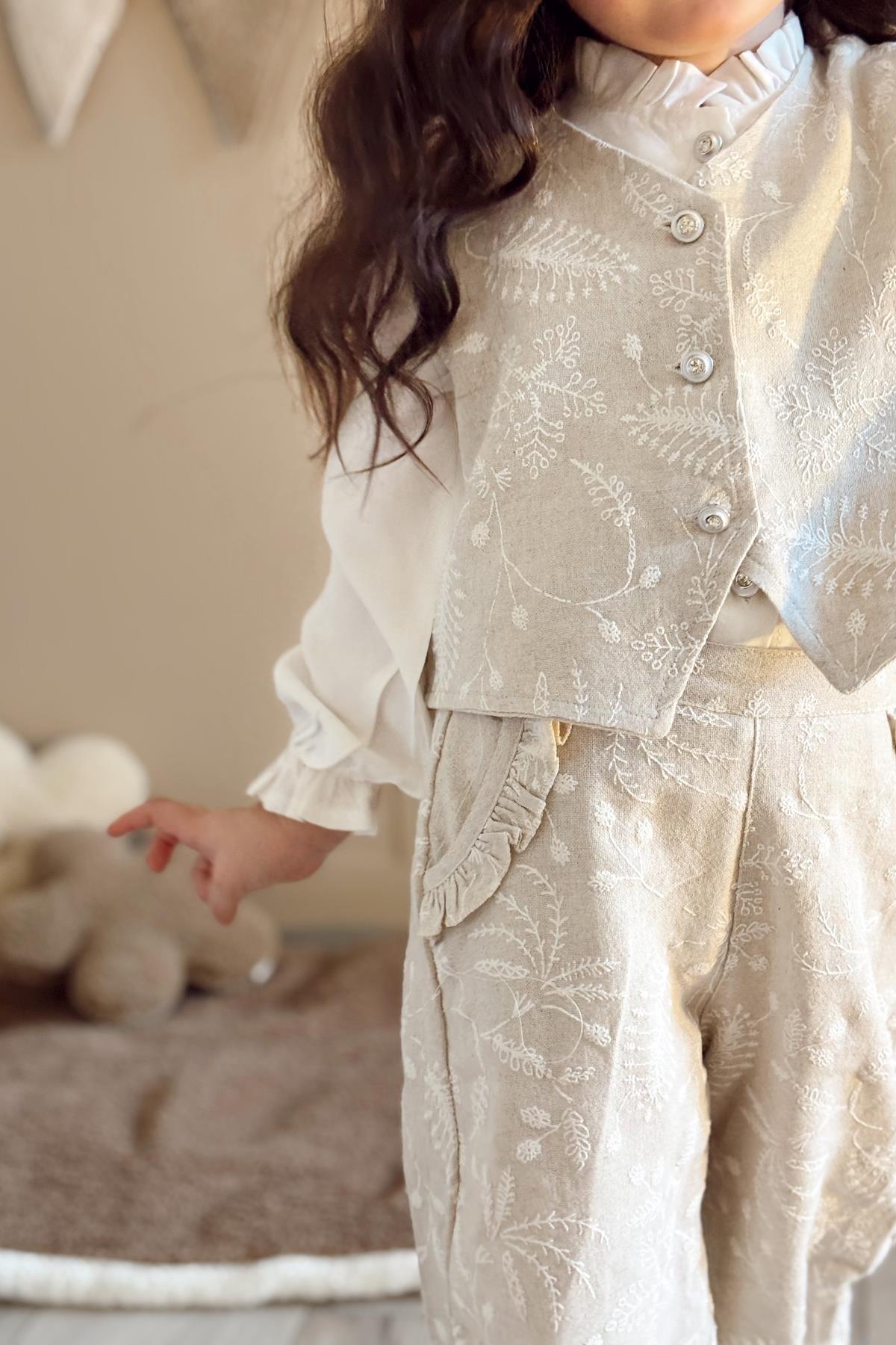 İşleme Detaylı Yelek Pantolon Takım Vizon