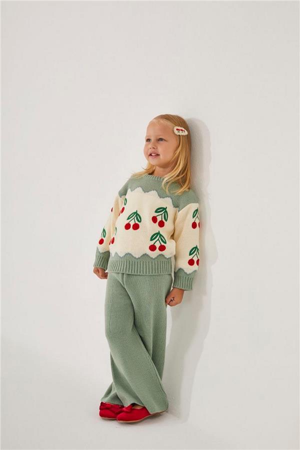 Kiraz İşlemeli Kazaklı Triko Takım Yeşil