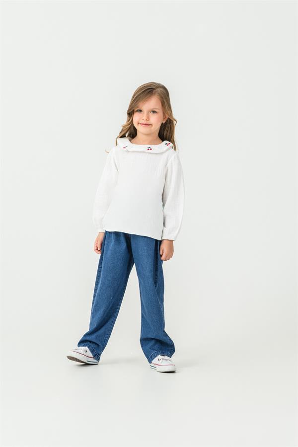 Kiraz İşlemeli Triko Yelek Gömlek Kot Pantolon Takım Bej