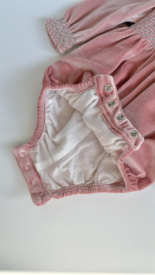 Rokoko Nakışlı Kadife Kız Bebek Tulum Pembe