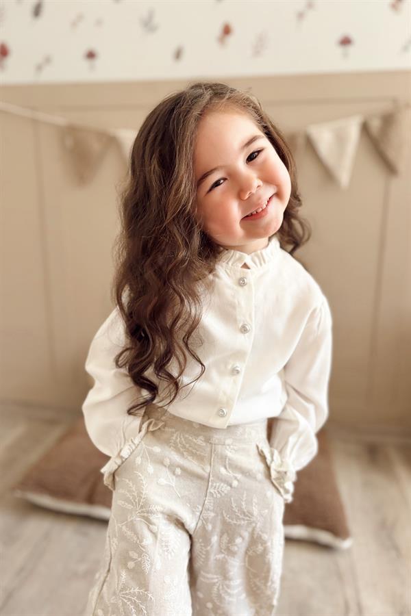 Taşlı Düğme Detaylı Kız Çocuk Gömlek Ekru