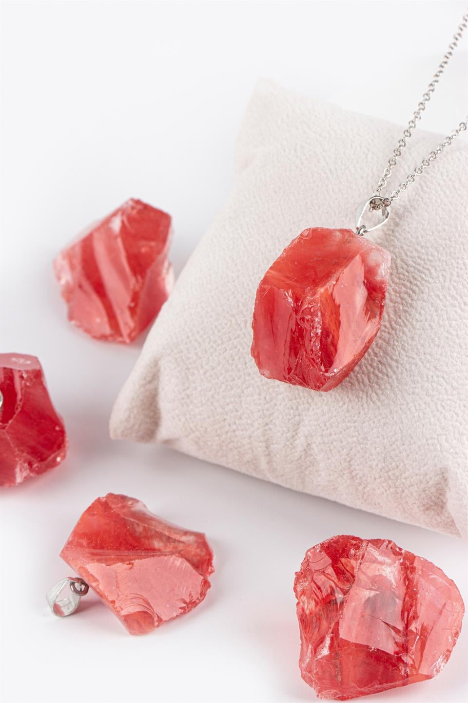 Çilek Kuvars Ham Parça Kolye Ucu