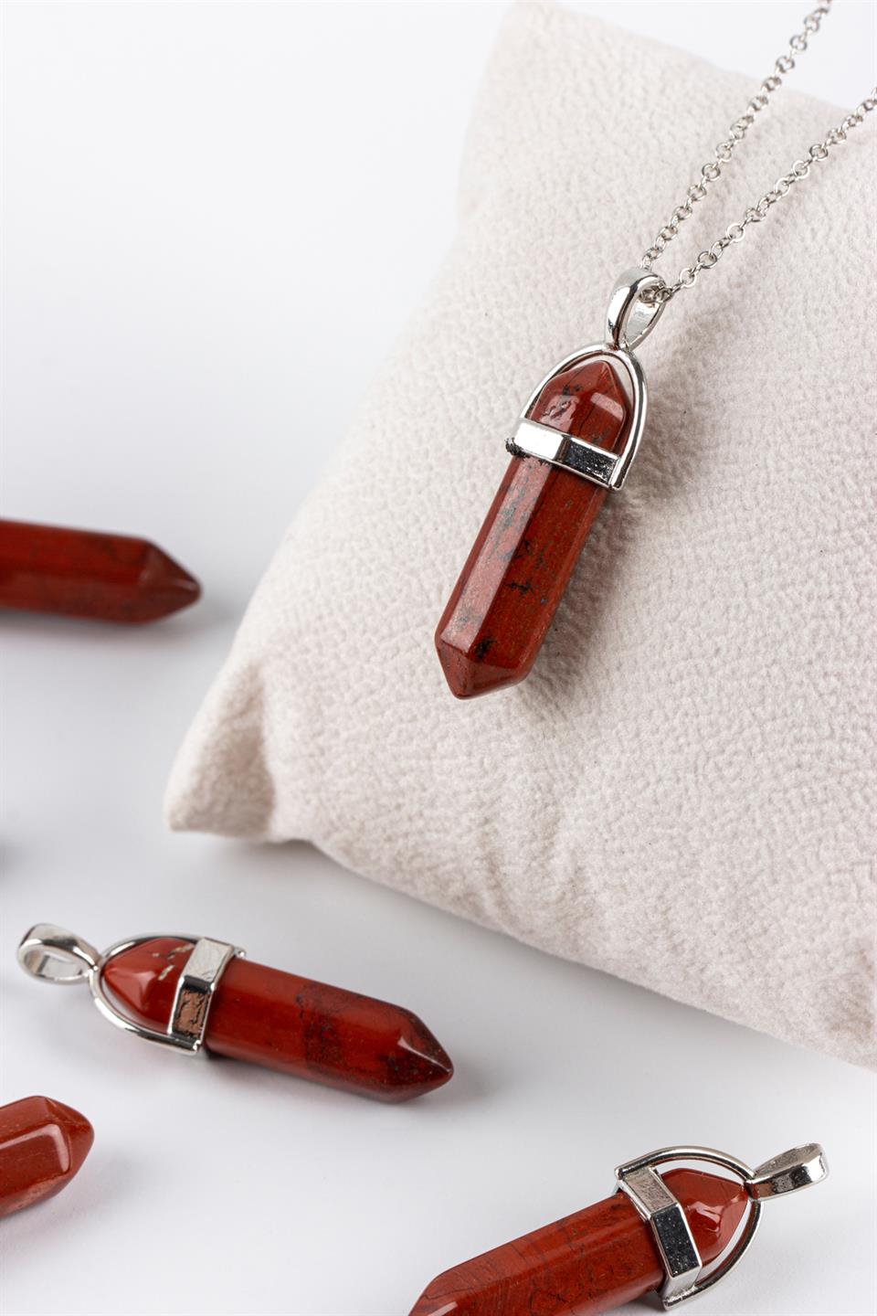 Jasper Kırmızı Çivi Model Kolye Ucu