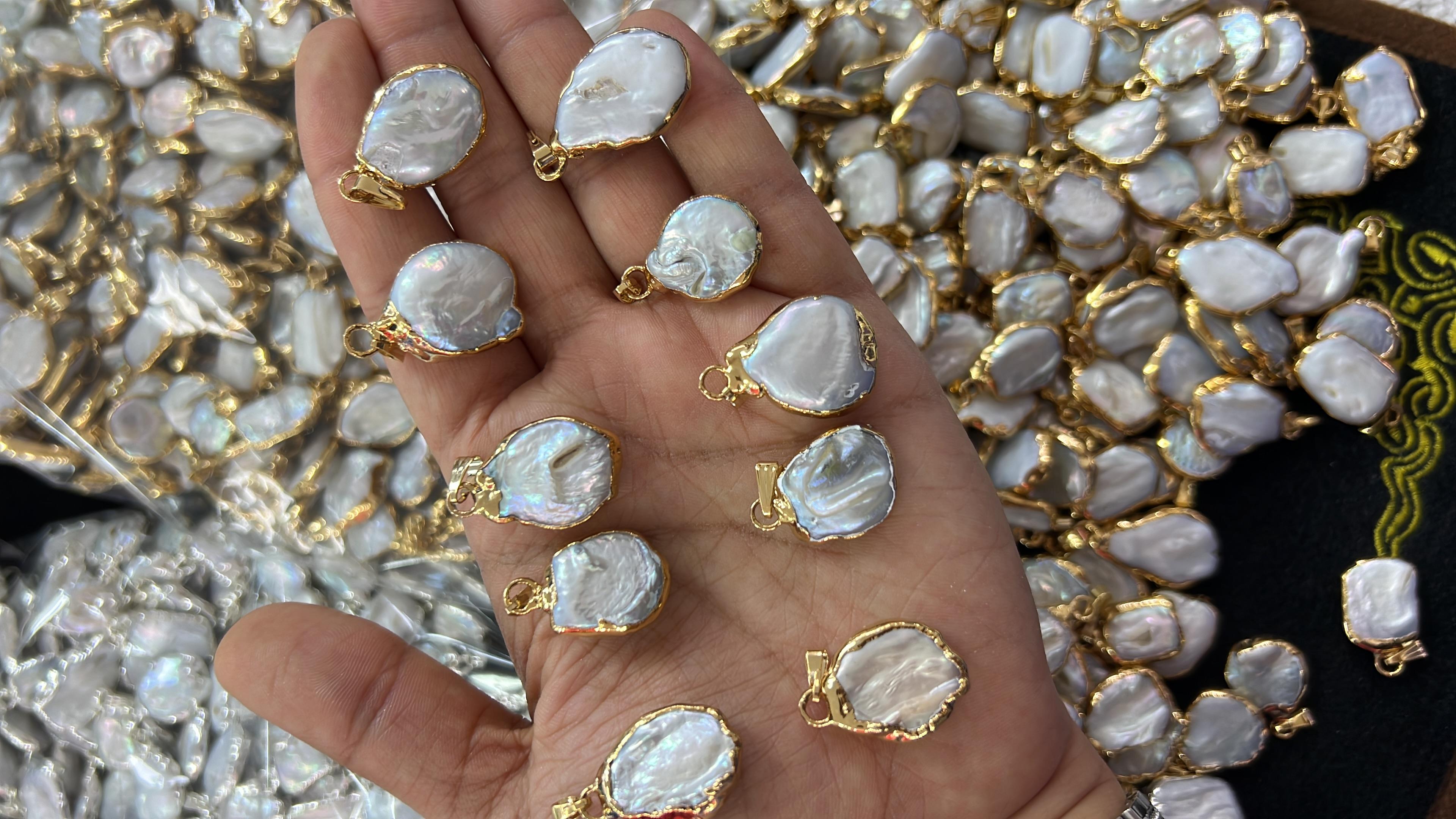 Orijinal Gerçek Tatlı Su incisi Yuvarlak-Damla Model Altın Renk Kaplama Kolye Ucu